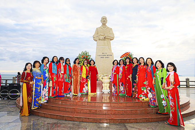 Statue of Dr. Yersin erected at Yersin Park