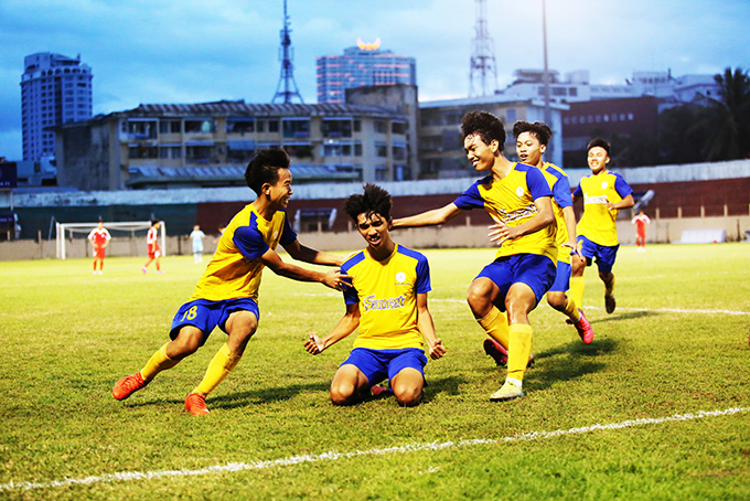 Khanh Hoa U-19 players