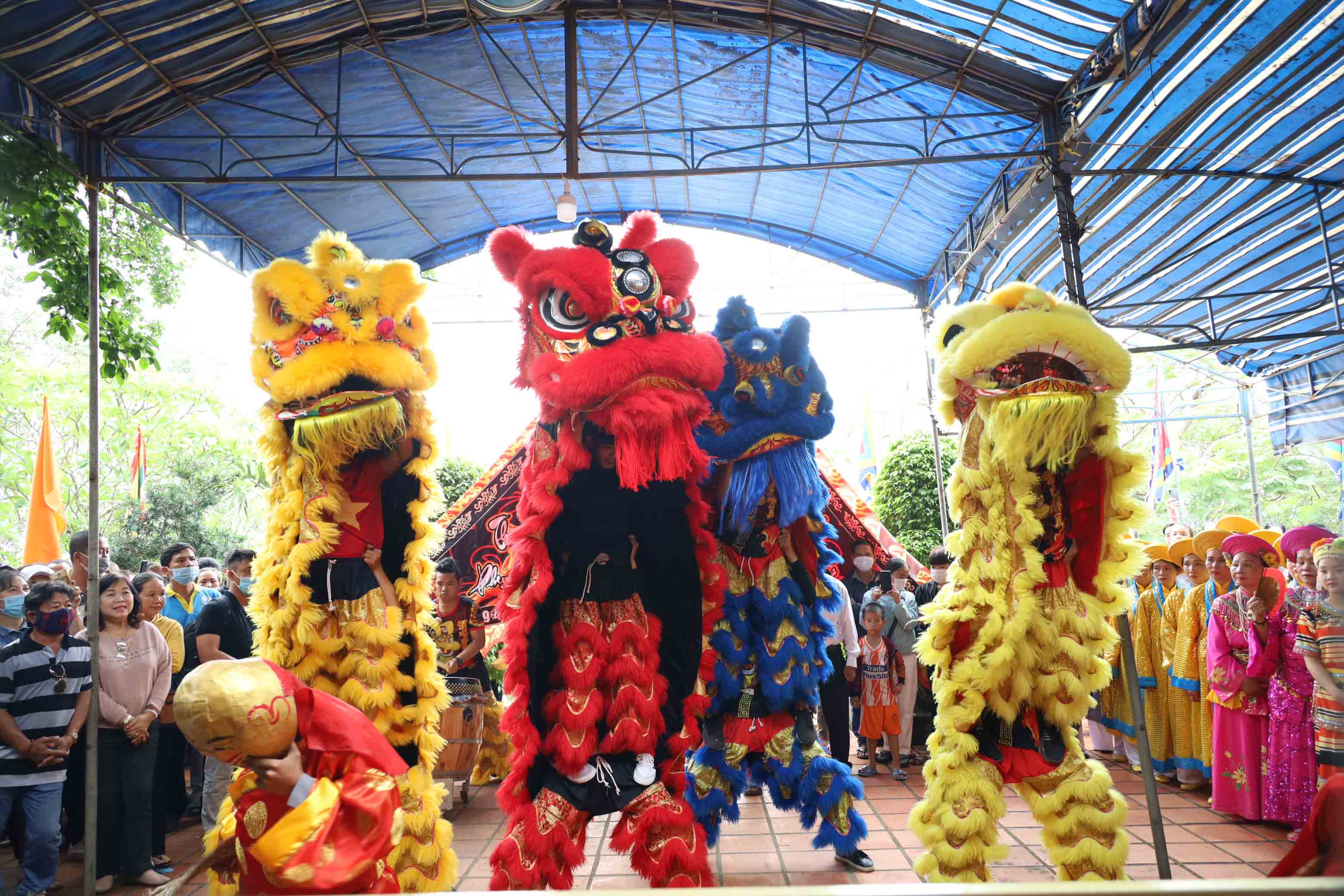 Unicorn dance celebrating Am Chua Festival