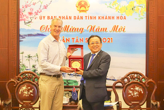 Australian Deputy Ambassador to Vietnam visits Khanh Hoa
