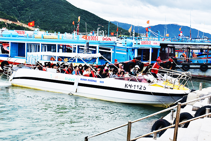 Nha Trang Bay tours resuming