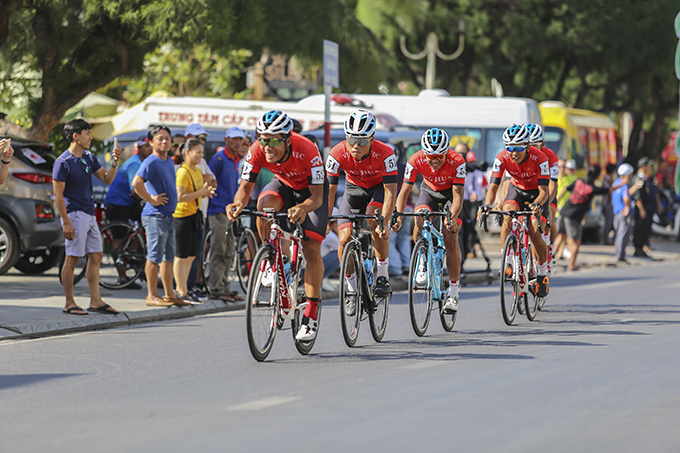 Cyclists competing in 2020 race in Nha Trang