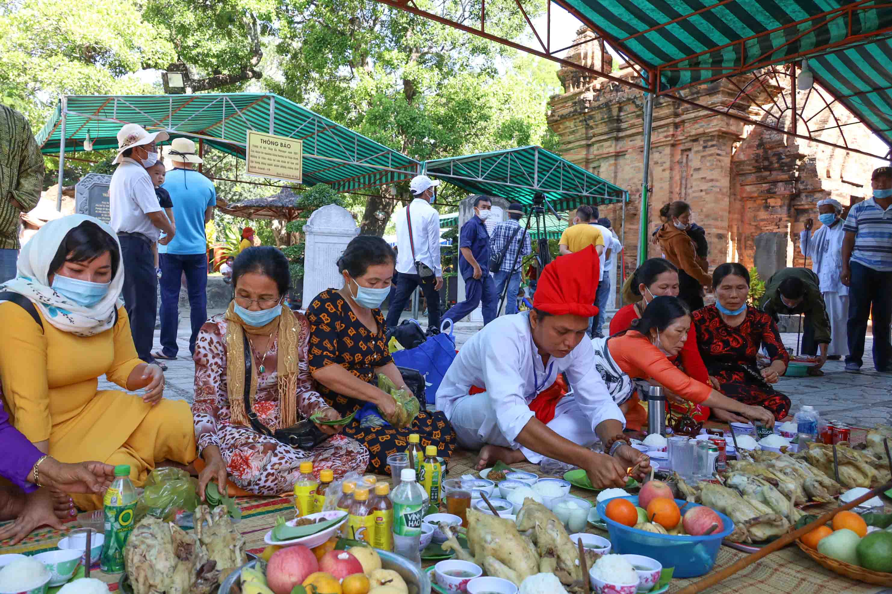 Cham people preparing offerings to offer to Thien Y A Na Holy Mother