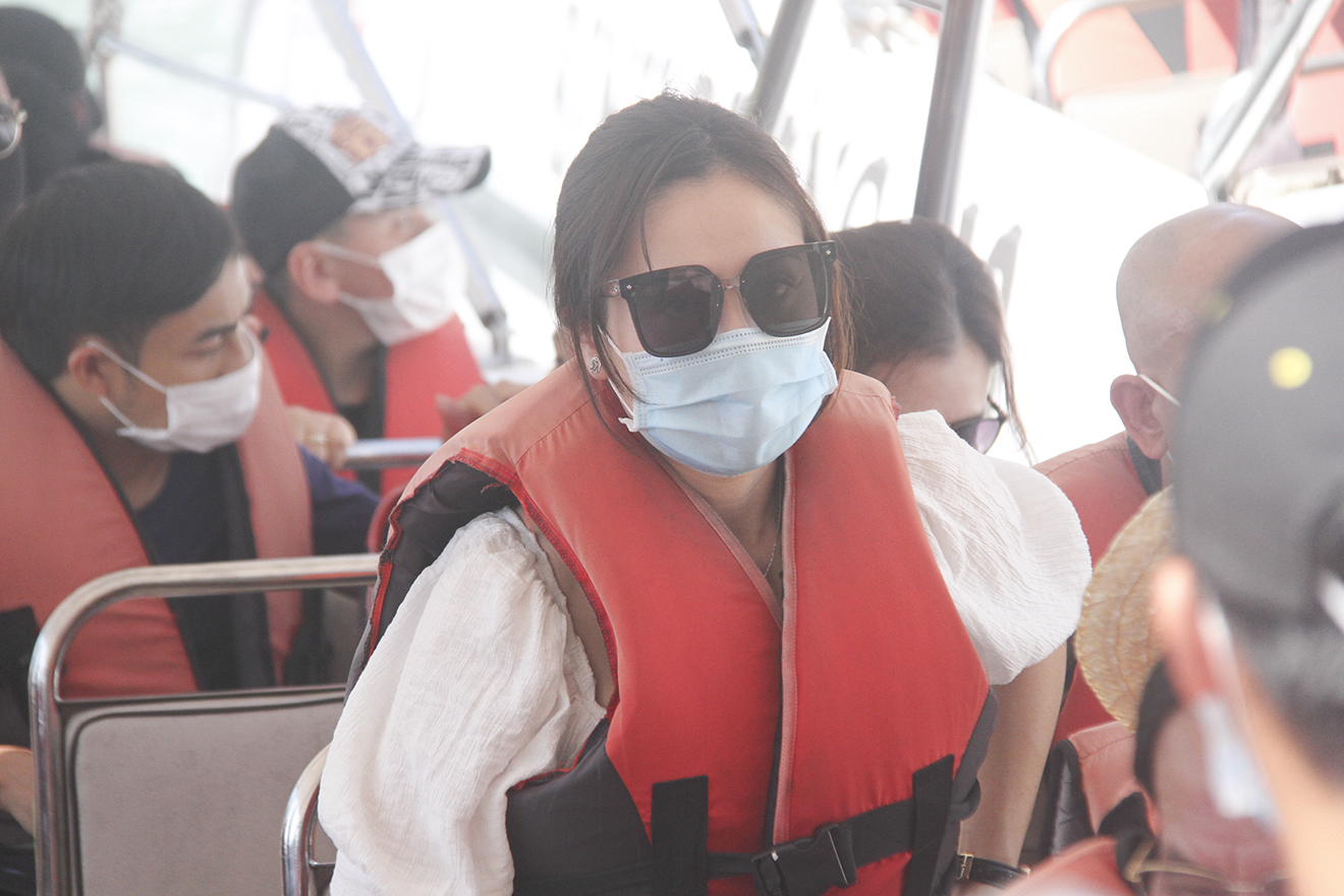 Bars, karaoke parlors, discotheques closed over Covid-19 fears