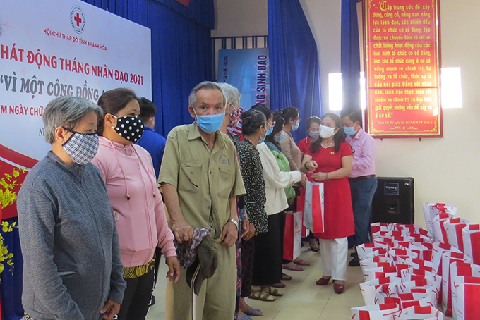 Humanity Month 2021 launched, 200 gifts offered to the needy