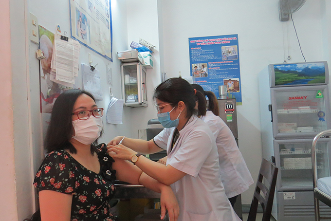 Over 1,820 people vaccinated against Covid-19 in 3rd vaccination phase