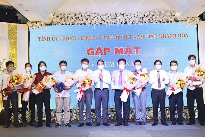 Vietnam Revolutionary Press Day meeting