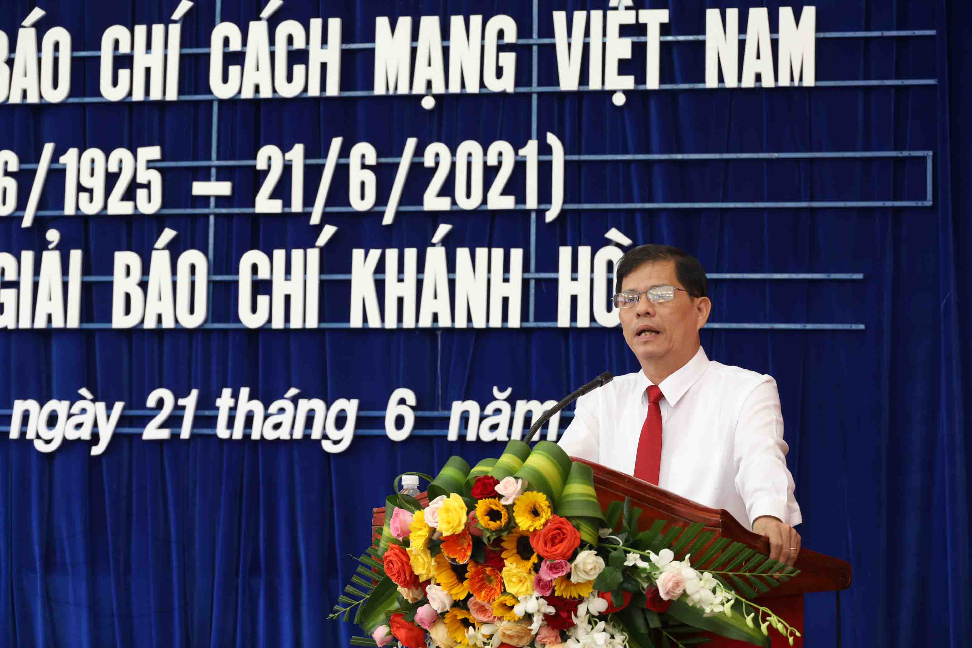 Celebration of Vietnam Revolutionary Press Day and Khanh Hoa's press awards