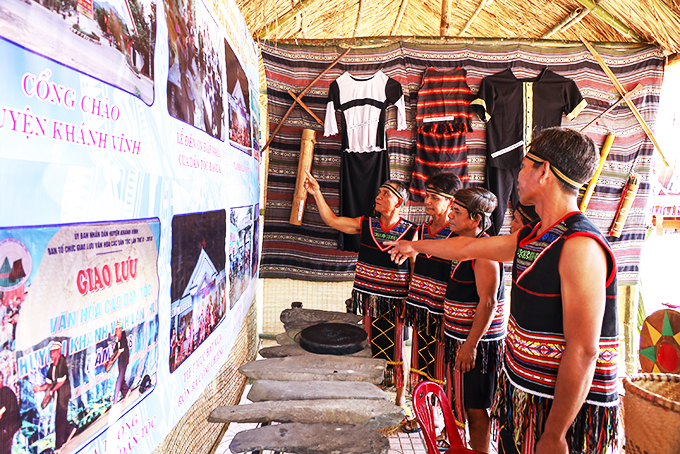 Ethnic minorities in Khanh Hoa participate in a cultural activity (Photo taken before May 1)