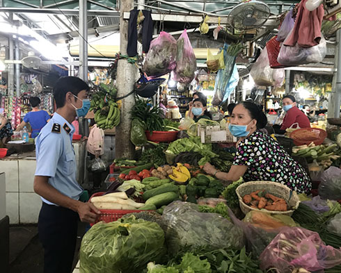 Market Management Team 1 inspects markets and supermarkets in Nha Trang
