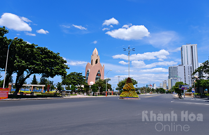 Deserted streets in Nha Trang during social distancing period