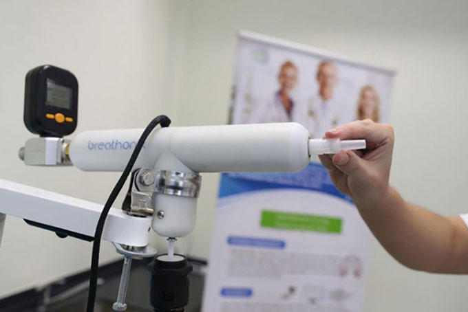 Vingroup donates 30 Covid-19 breathalyzer test devices