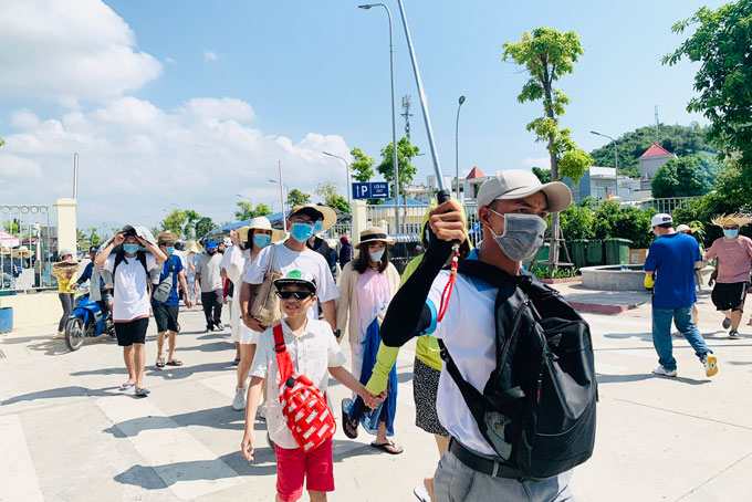 Supporting tour guides affected by Covid-19