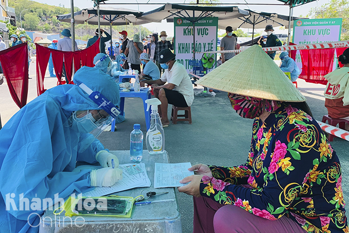 People in Khanh Hoa injected with Vero Cell vaccine