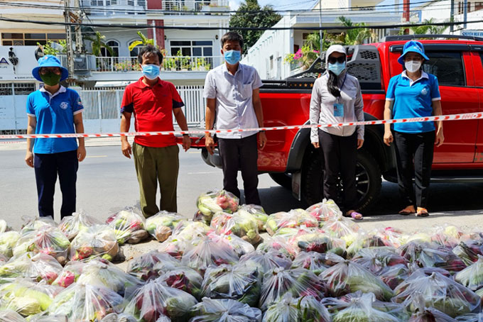Vegetable donation to 200 homes in lockdown areas