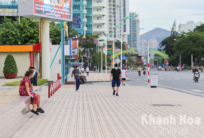 On Tran Phu Street