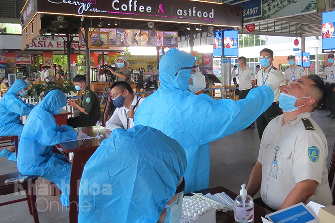 Taking samples for Covid-19 testing in Nha Trang.