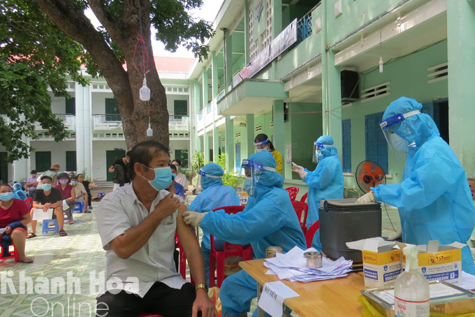 Vaccine injection in Nha Trang City