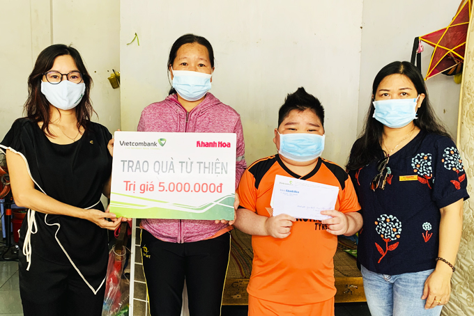 More than VND74 million offered to nine-year-old boy with serious diseases