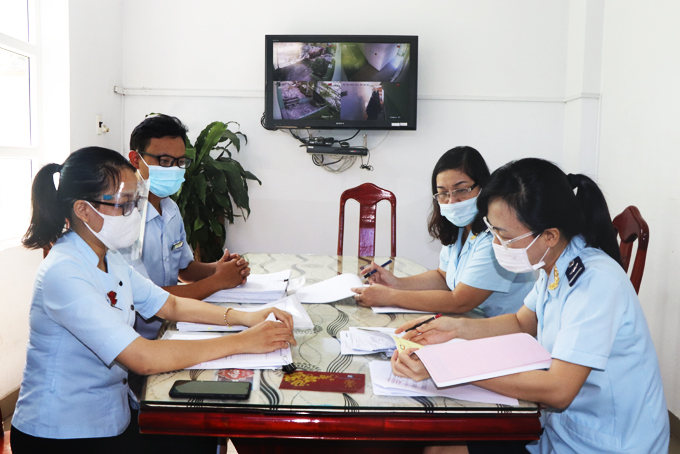 Facilitating import and export businesses