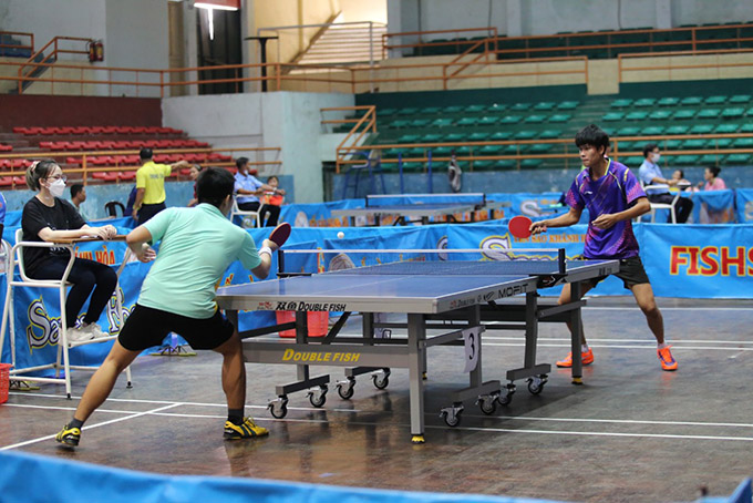 Players competing at Khanh Hoa's Table Tennis Championships 2021