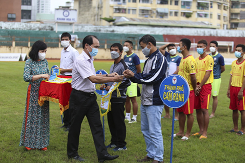 Khanh Hoa's Football Championship 2021 kicks off