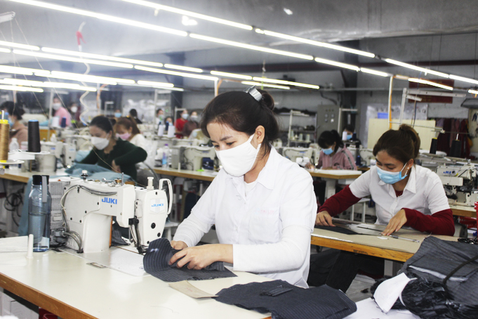 Lunar New Year Holiday bonus and salary ensured