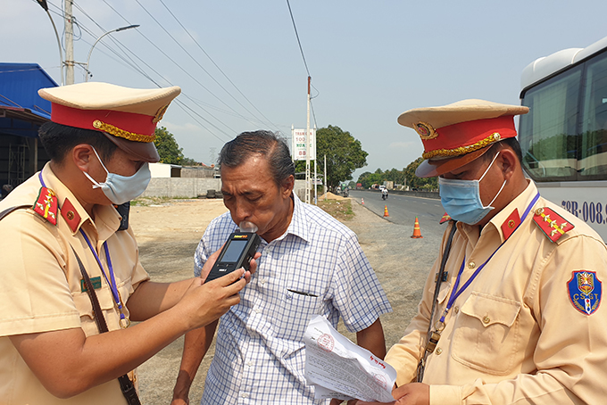 Concentrated traffic inspection on overloading and illegal modifications to vehicles from Mar. to year-end
