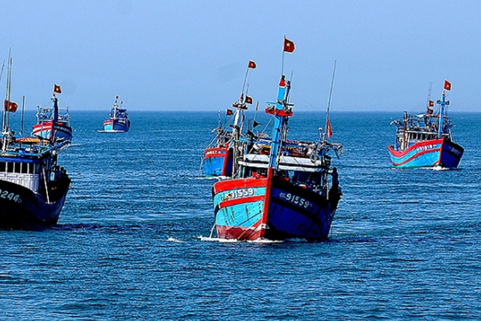 100% fishing vessels, 15m or more, installed with GPS black boxes