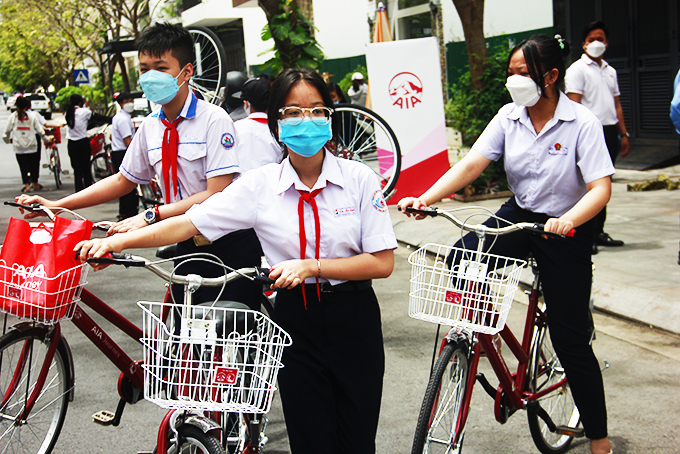 "Life journey" program broadens access to educational opportunities