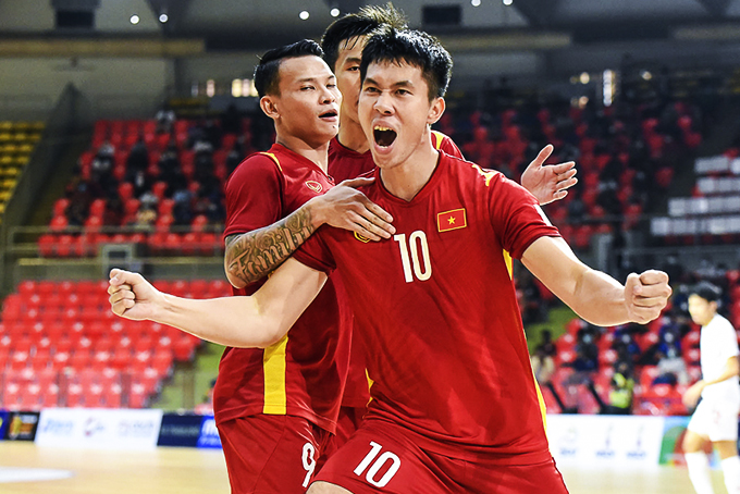 Thinh Phat (number 10) celebrating after scoring (Source: VFF)