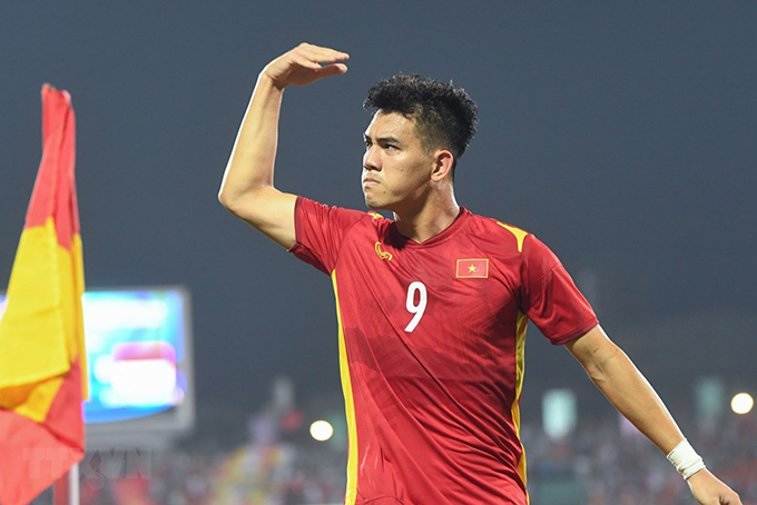 Nguyen Tien Linh celebrating after scoring (Photo: Hoang Linh/TTXVN)