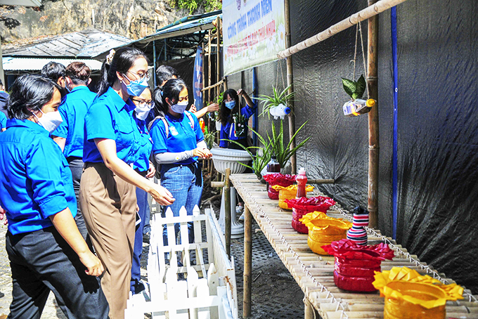 Young people band together to save environment