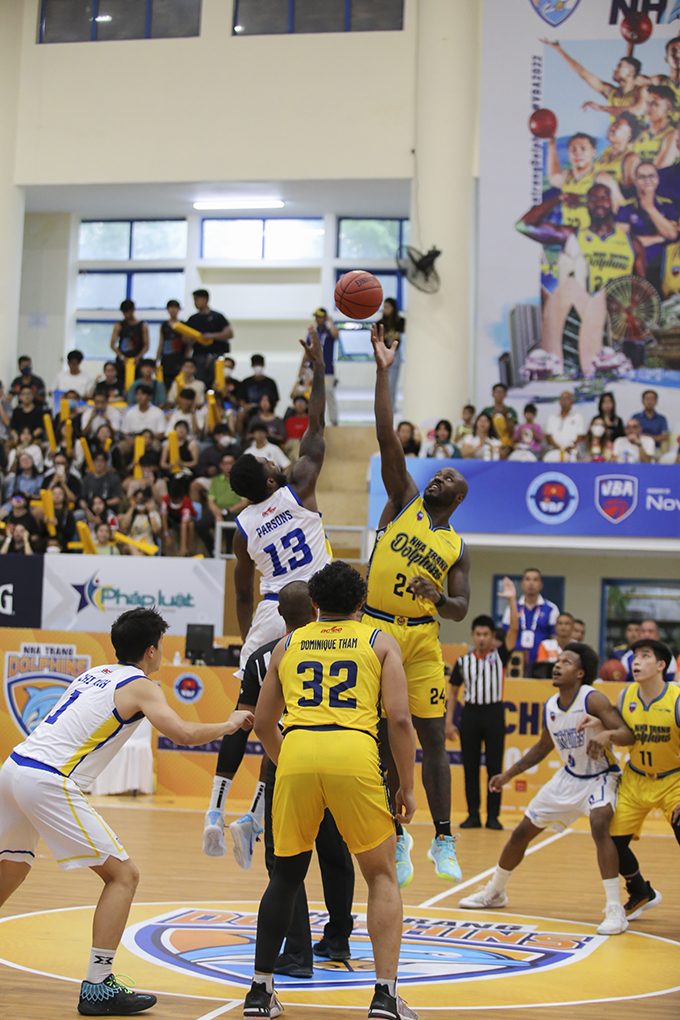 Nha Trang Dolphins playing Ho Chi Minh City Wings