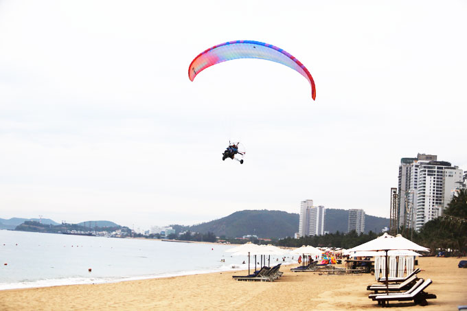 Paragliding on Nha Trang beach