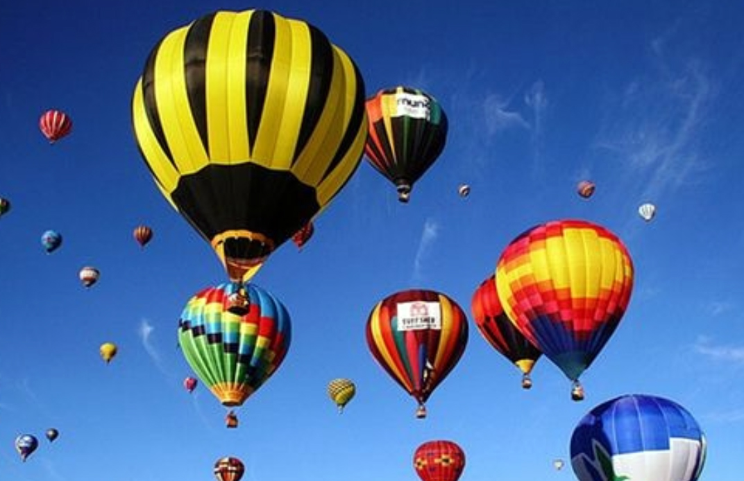 Hot air balloon show at Khanh Son Fruit Festival