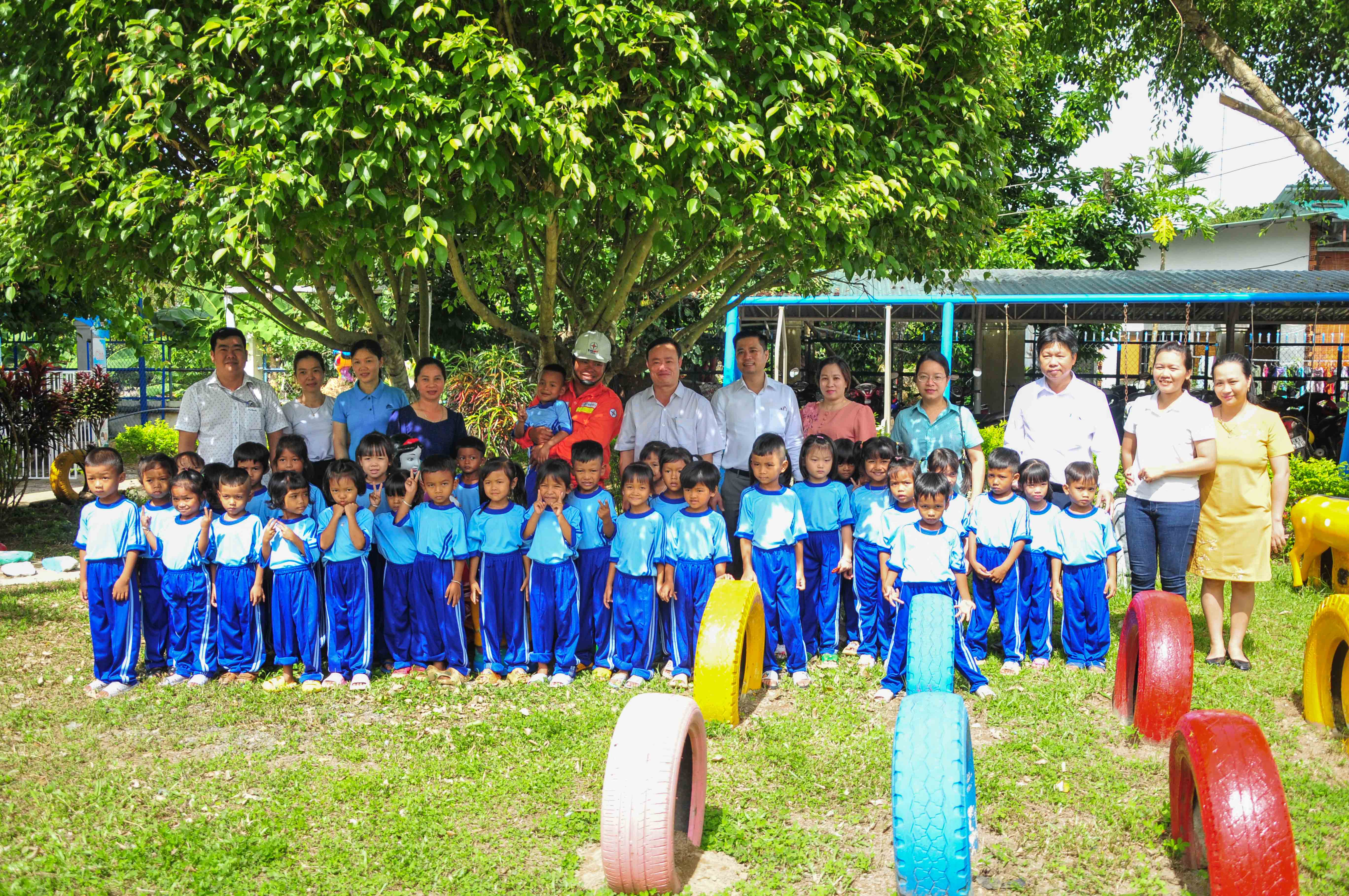 Back-to-school donation to pupils