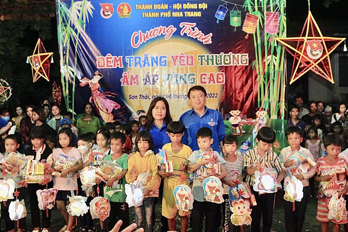 Mid-autumn Festival celebration for kids