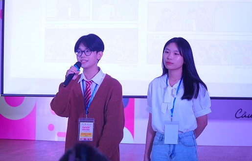 Story-telling contest in English