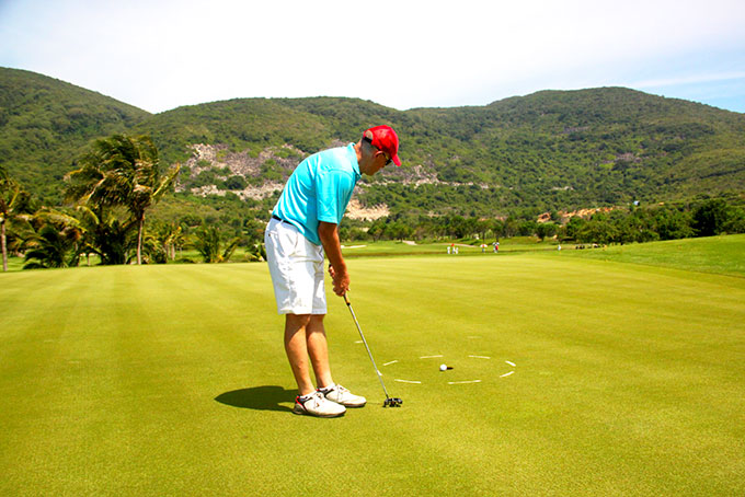 Nha Trang – Khanh Hoa: Lots of potentials to develop golf tourism