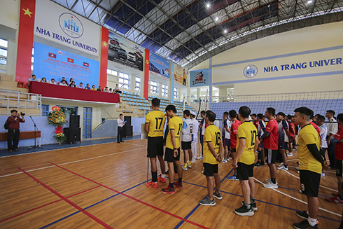 Vietnamese, Laotian and Cambodian students join friendly volleyball tournament