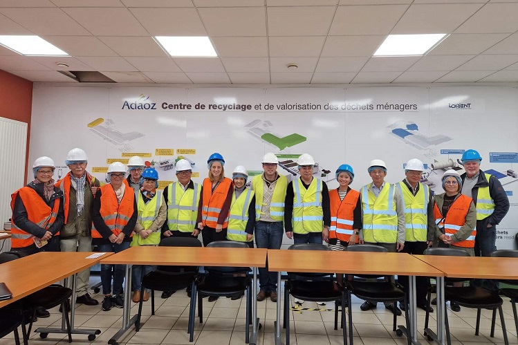 Provincial leader visits Adaoz waste recycling and classification center