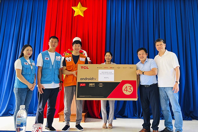 Korean Open Doctor Society mission visits Khanh Hoa- Jeju Primary School