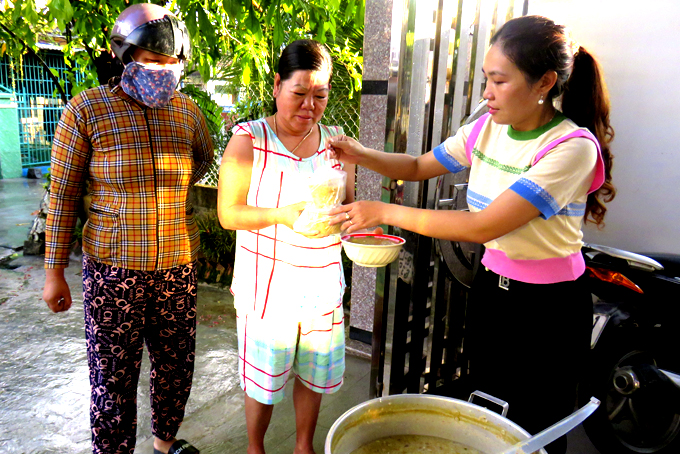 Free porridge for the poor