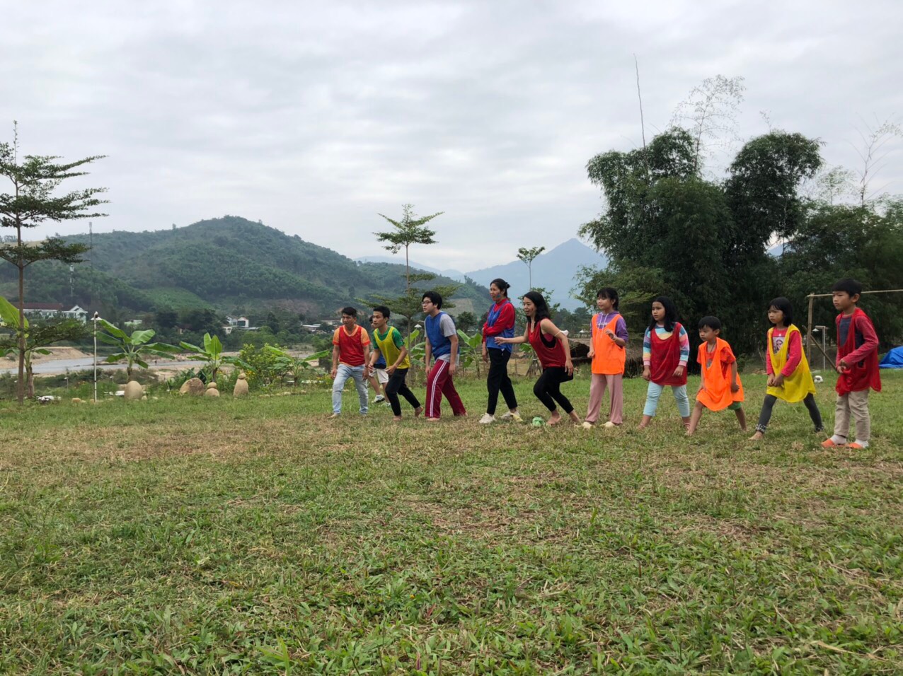 Experiencing wrapping Tet cakes