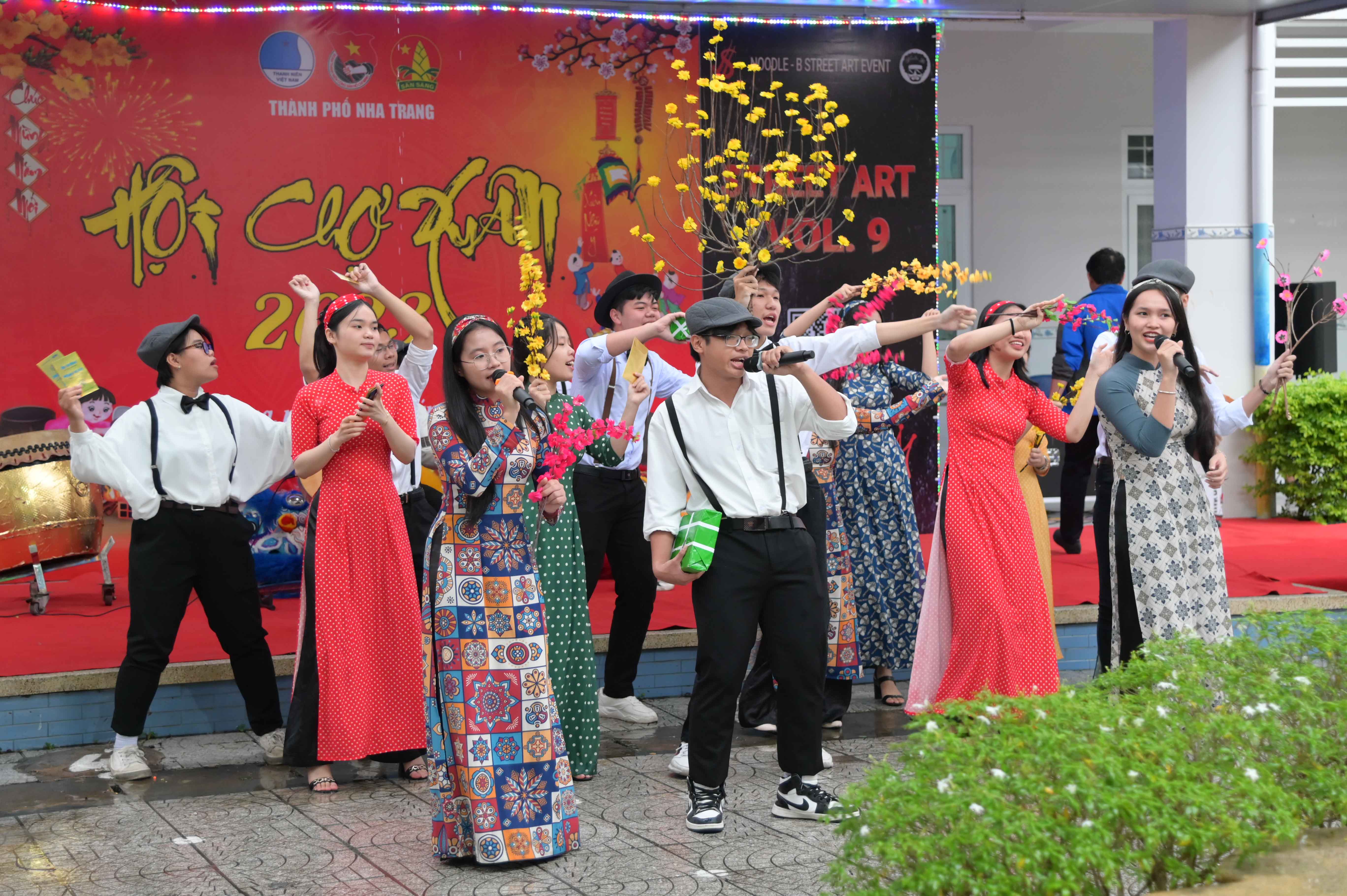 Music performance at the market