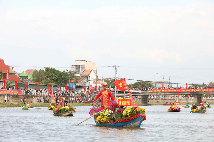 Flower boat festival and boat race on Dinh River to take place on January 29