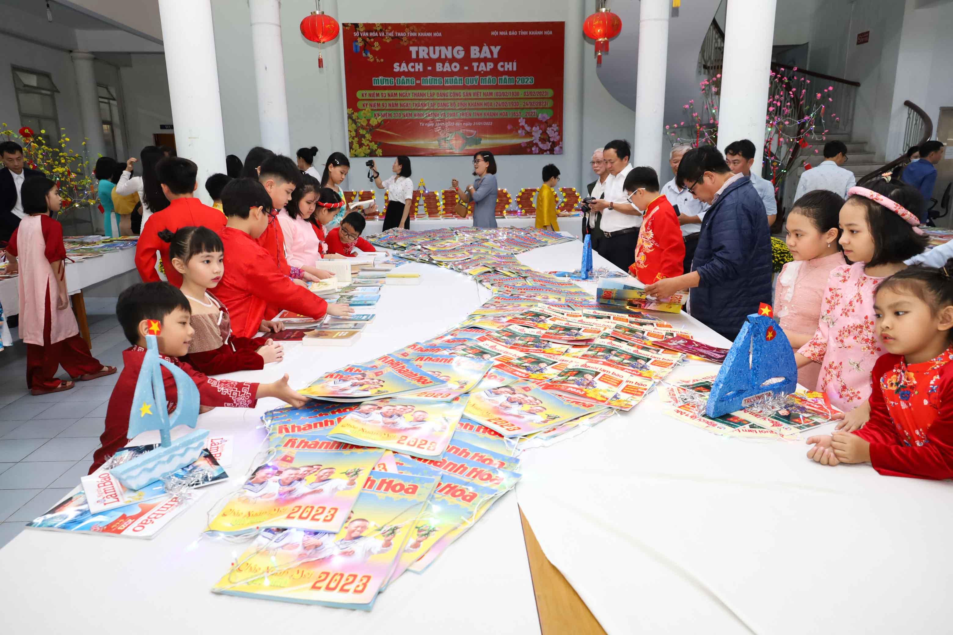 Spring publications displayed in the shape of Vietnam’s map