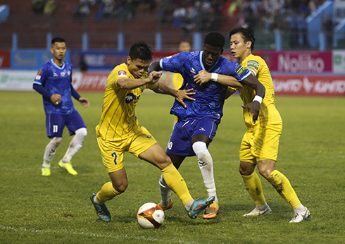 Khanh Hoa FC playing Song Lam Nghe An in round 4 of V.League 1