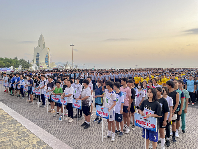 Thousands of people attending the opening ceremony